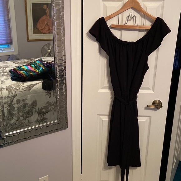 2for $20: Banana Republic LBD 🖤 - Picture 8 of 12